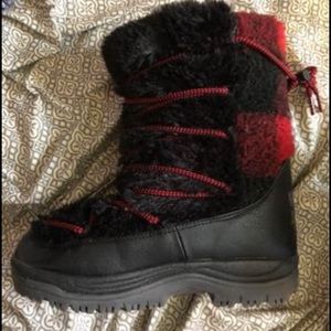 Muk Luks women’s snowboots